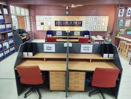 Deco² bilik guru kemas dan cantik ~ credit to: Berbelas Tahun Kerja Di Bilik Guru Dalam Suasana Sendu Sekali Cikgu Ini Mengamuk Terus Berubah Jadi Ala Pejabat Ceo Bajet Rm1 200 Je Viral Mstar