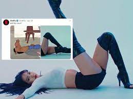 Lisa nos muestra unos bailes populares de su país natal tailandia espero que te guste el vídeo. Video De Lisa De Blackpink Bailando Se Convierte En Un Meme Viral De Internet Generacion Kpop Noticias K Pop En Espanol