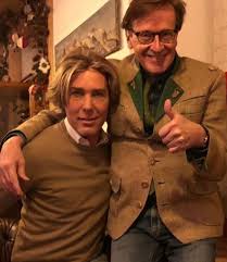 He has been married to eva posthuma de boer since 2006. Flamboyante Frank En Rogier Gaan Maar Door Met Paleis Voor Een Prikkie Show Ad Nl