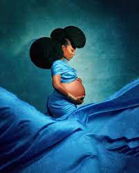 8 Diverse Crochet Hairstyles Natural Haired Women Will Love Maternity Picture Outfits Black Women Maternity Shoot Maternity Photoshoot Poses