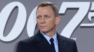 May 22, 2021 · the name is craig, daniel craig.you've probably heard it. Daniel Craig Ist Der Hasslichste James Bond