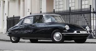 Citroen ds 19 built before the front was complicated by additional headlights. Rare 1959 Ds19 Prestige To Be Auctioned At Retromobile Citroenvie