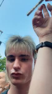 Experience 80s Music: Billy Idol Concert Highlights