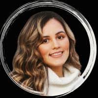 Jennifer Lumb's Instagram, Twitter & Facebook