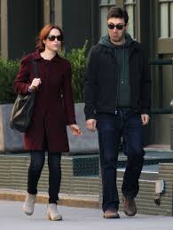 People reports that kemper, best known for her role on nbc's the office, tied the knot with her longtime boyfriend, conan writer michael koman, in new. Ellie Kemper And Michael Koman Out And About In New York 10 04 2015 3 Hawtcelebs