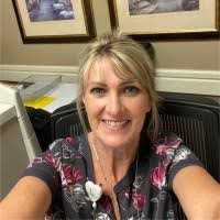 Traci Yoder's Instagram, Twitter & Facebook