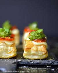 Fingerfood Fur Silvester Blatterteig Happchen Mit Zweierlei Topping Fingerfood Fingerfood Rezepte Happchen