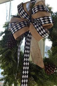 Black And White Checkered Ribbon Wreath I Love The Burlap And Black And White Checkered Ribbon For Unique Christmas Look Use Mackenzie Chi Christmas Crafts Black White Christmas Unique Christmas