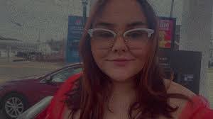 Samantha Capper's Instagram, Twitter & Facebook