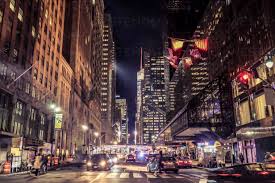 Pictures of new york city at night. Usa New York City Strassenszene Bei Nacht Stockfoto