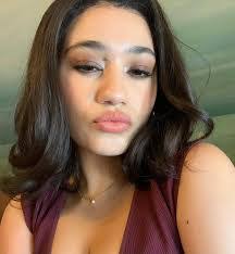 Alicia Crowder's Instagram, Twitter & Facebook