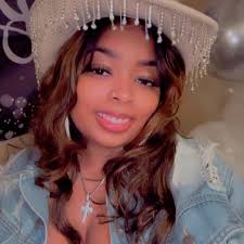 Watch the ultimate couples challenge as Ashanti & Nelly go lyric-for-lyric  in this hilarious and adorable game of Guess The Hit! From “E.I.” to  “Baby,” the iconic duo puts their music memory (