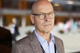 Pinsepastor Daniel Alm anker dom