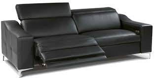Un canapé 3 places relax électrique en tissu imitation cuir, qui propose de nombreux atouts. Guide D Achat Canape Relaxation Ce Qu Il Faut Savoir