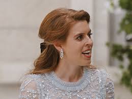 Princess Beatrice suffers royal wedding faux pas in satin dress and York  tiara