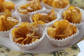 Masukkan susu pekat, gula, madu dan esen vanilla, kacau rata. Biskut Cornflakes Madu Yang Sedap Azie Kitchen