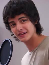 Marco y sus Ojos: Un Viaje a Través de Violeta