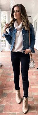 Mi nombre es josefina y aquí hace algún tiempo que decidí tener este canal en el cual les comparto algunas cosas de mi vida, de el diario o oc. 10 Outfits De Invierno Para La Universidad Jeans Outfit Ideas Denim Outfits 2019 On Stylevore