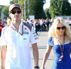 28,340 likes · 2,577 talking about this. Susie Wolff Herber Ruckschlag Fur Die Frontfrau Der Formel 1 Welt