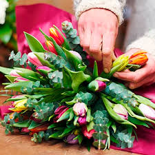 Every year in the us alone more than 1,400,000 roses are sold on february 14. Floral Giant