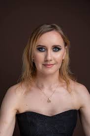 Looking to achieve that radiant Anne Curtis glow? The key lies in the  camera! To capture the perfect portrait, you'll need a high-quality camera.  The vivo V30 Pro 5G is the best