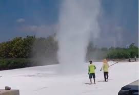 Video Viral Detik Detik Warga Perkasa Mengusir Angin Puting Beliung Seputar Tangsel