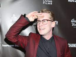 Check spelling or type a new query. Kevin Allein Zuhaus Star Macaulay Culkin Ist Erstmals Vater Geworden Stars