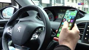 Le téléphone au volant et la loi. Telephone Au Volant Comment Eviter Une Verbalisation Lci