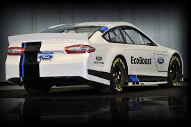 Earlier this month, the 2013 fusion was presented at the detroit motor show and the new look has been carried over to the race car variant. 2013 Ford Fusion Nascar Takes To The Track Racecar Engineering