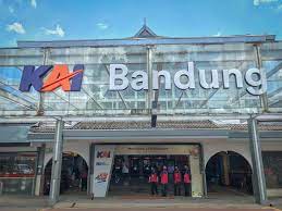 Porter 311 sudah mulai kurang ajar. Gaji Porter Bandara Di Solo Skybridge Stasiun Balapan Solo Terminal Ditarget Rampung Bulan Ini