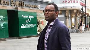 Dictionnaires de référence, étymologie, phonétique, citations littéraires, synonymes et antonymes de « fiston ». Author Fiston Mwanza Mujila Europe Has The Wrong Idea About Africa Books Dw 06 07 2017