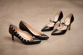 写真1315｜レディースパンプス特集、人気ハイブランドの高級ヒール＆履きやすいフラットシューズも - ファッションプレス