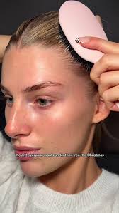 This was too long for a story post but I couldn't resist 😱😱 We are just  finished the @thebellebrush X @dunnesstores Healthy Hair Society  Masterclass here in Limerick but I had to