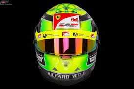 Nadat mick schumacher in 2015 duits kampioen in de formule 4 werd ging corinna schumacher te rade bij. Fotostrecke Mick Schumacher Zeigt Sein Helmdesign Fur Die Formel 2 2019 Foto 2 4