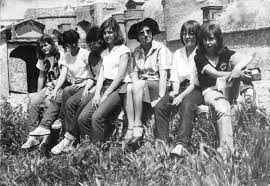 Claire chazal évoque ses anciennes amours avec patrick poivre d'arvor dans vivement dimanche, le 20 octobre. Photo De Classe Voyage De 4eme A Banyuls De 1981 College Bertrand Laralde Copains D Avant
