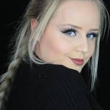 Sandra Birk's Instagram, Twitter & Facebook