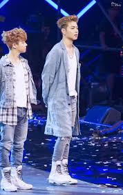 Aww Look How Small Jinhwan Is Compared To Junho Ikon Junhoe Ikon Ikon Kpop