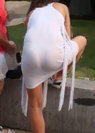 白系の洋服着てる女のパンツが透けてる街中盗撮エロ画像ください - 性癖エロ画像 センギリ