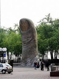 14 Weirdest Monuments In The World Tekkaus Funny Statues Outdoor Sculpture Sculptures