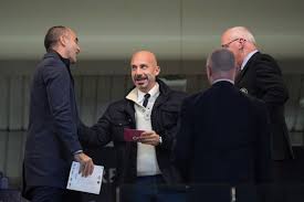 Now a pundit & commentator for sky sport italia. England S Soft Players And Overconfident Fans Slammed By Former Italy Striker Gianluca Vialli Mirror Online