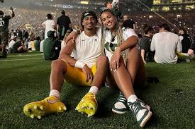 Jordan Love's fianc&eacute;e, Ronika Stone, responds to rumors that she is  pregnant by showing off her other child | Marca