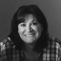 Shari Dugan's Instagram, Twitter & Facebook