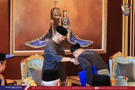 Untuk melihat uud 1945 yang berlaku saat ini, silakan klik di sini. Penasihat Undang Undang Sultan Ibrahim Sultan Iskandar Facebook