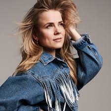 Valentina victoria pahde (* 4. Valentina Pahde Esc Kompakt