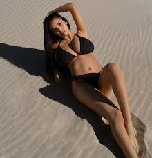 Tara Yazdi - Free sexy pics, galleries & more at Babepedia