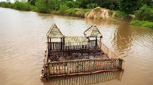 This duck house is not going to win any prizes for being the most beautiful, but the price was certainly right! Building Beautiful Baby Duck House Floating On River Youtube