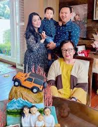 Bahkan hingga kini ia tetap jadi sorotan. Puput Nastiti Devi Istri Ahok Hamil Anak Kedua