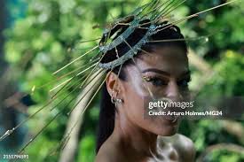 719 Sabrina Harrison Photos & High Res Pictures