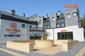 17 km od węzła „śniadowo do węzła „łomża południe zlokalizowanego w okolicach konarzyc.gddkia w listopadzie informowała, że najkorzystniejszą ofertę na ten odcinek złożyła firmy polaqua z ceną 380,34 mln. A Hotel Com Hotel Via Baltica Hotel Lomza Polen Preis Bewertungen Reservierung Kontakt