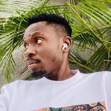 Today is international boyfriends day oo but see as everywhere quiet🙃 We  all know what we are doing